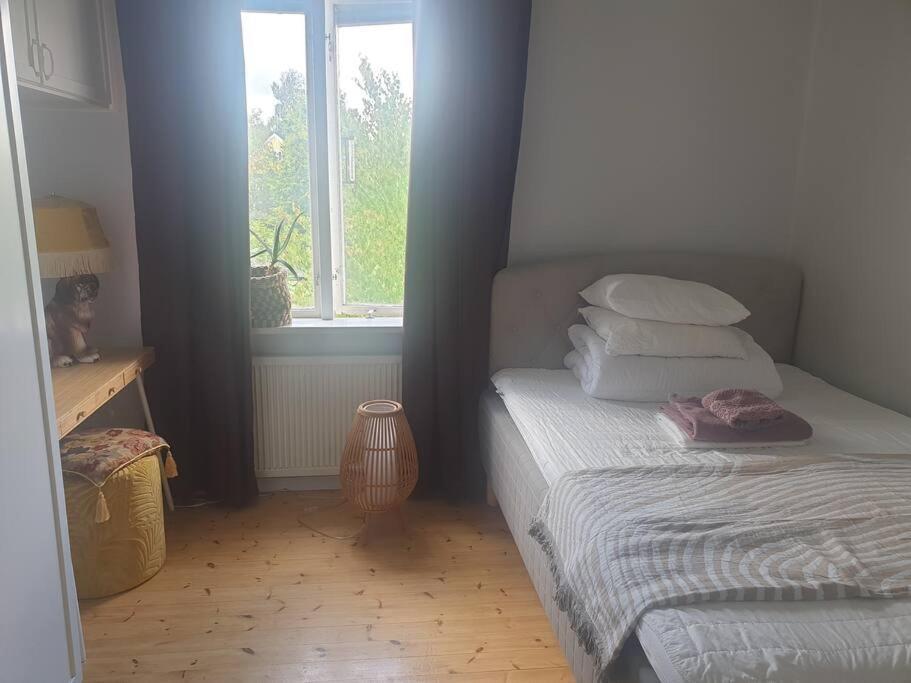 Centrala Stan- 2-Rums Gaestsvit, Perfekt Foer Kollegor Som Oenskar Separata Rum Umeå Exterior foto