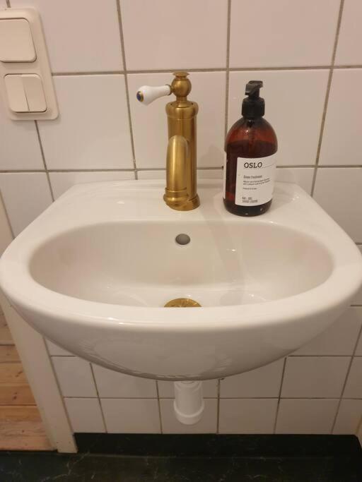 Centrala Stan- 2-Rums Gaestsvit, Perfekt Foer Kollegor Som Oenskar Separata Rum Umeå Exterior foto