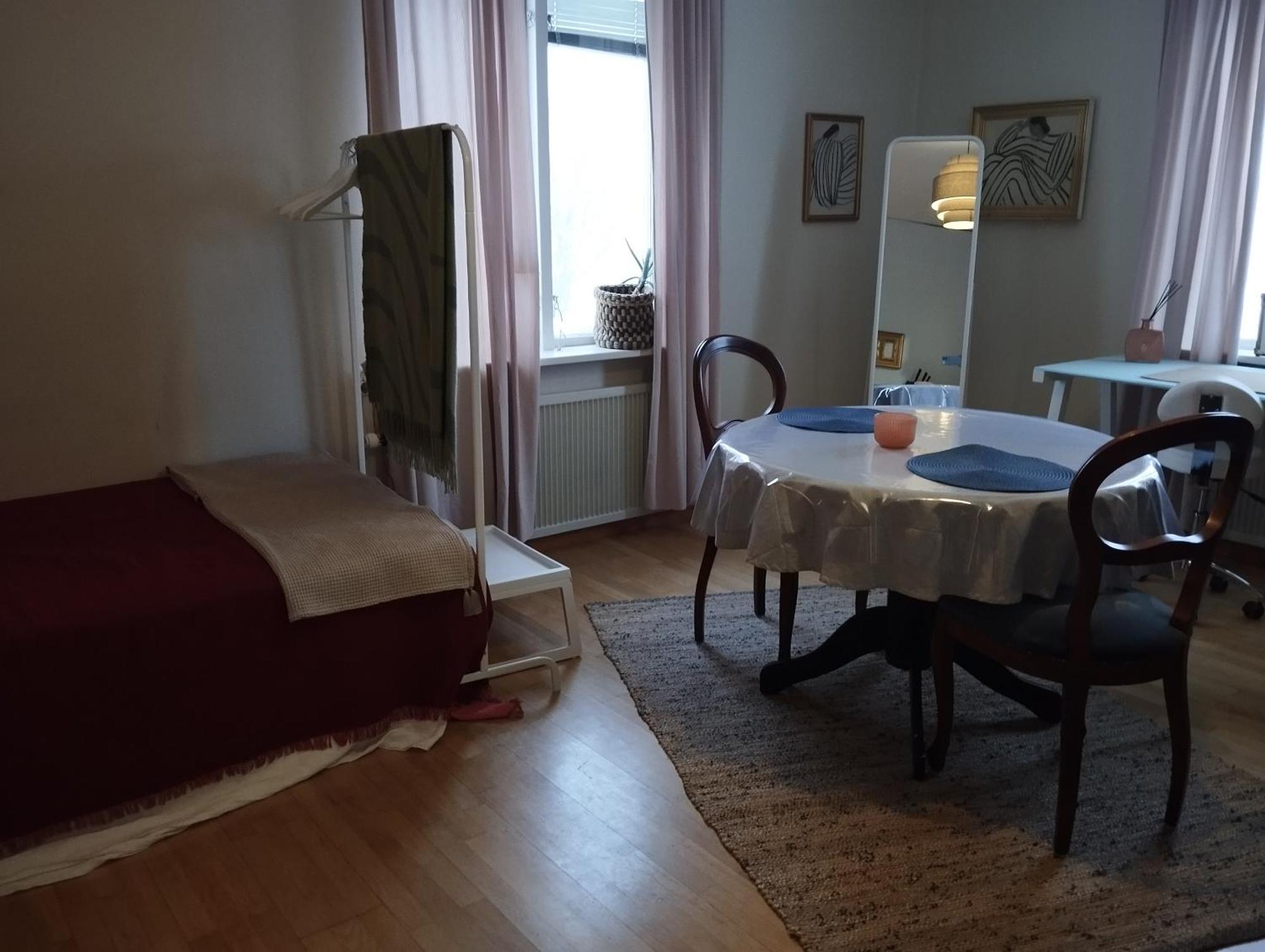 Centrala Stan- 2-Rums Gaestsvit, Perfekt Foer Kollegor Som Oenskar Separata Rum Umeå Exterior foto